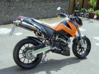 duke2-Akra-hinten-re.JPG duke2-Akra-hinten-re.JPG