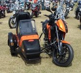 duke mit seitenwagen02.jpg